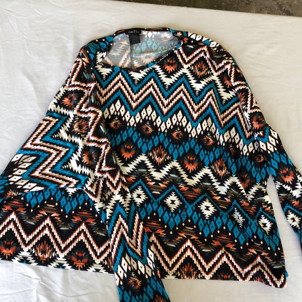 RUE 21 Aztec blouse / small